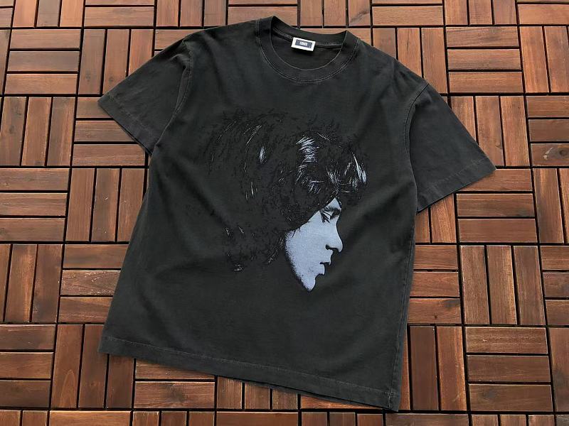 K T T-shirt · 6