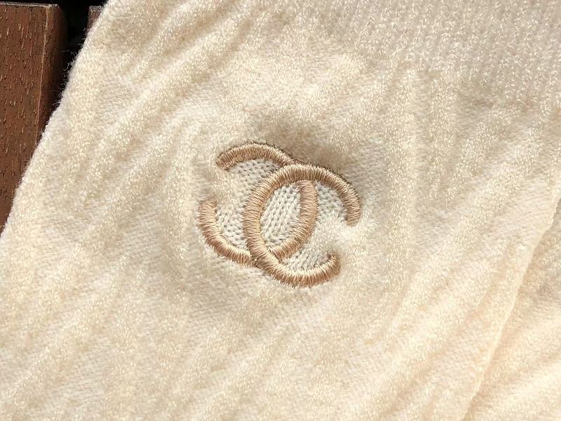 C A E Socks · 6