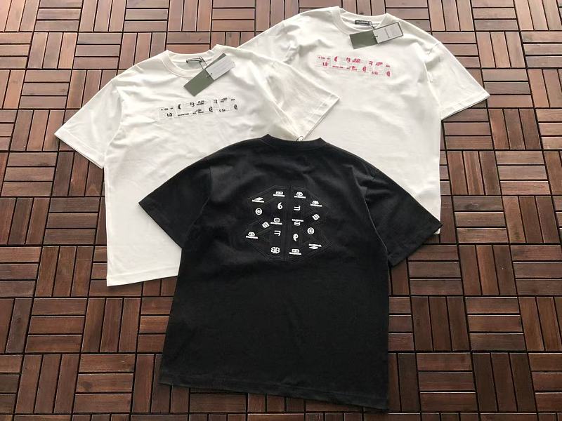 B L Ia A T-shirt · 6