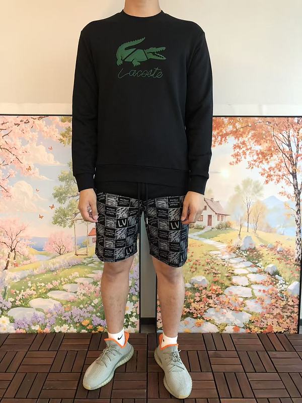 L C St Sweater · 4