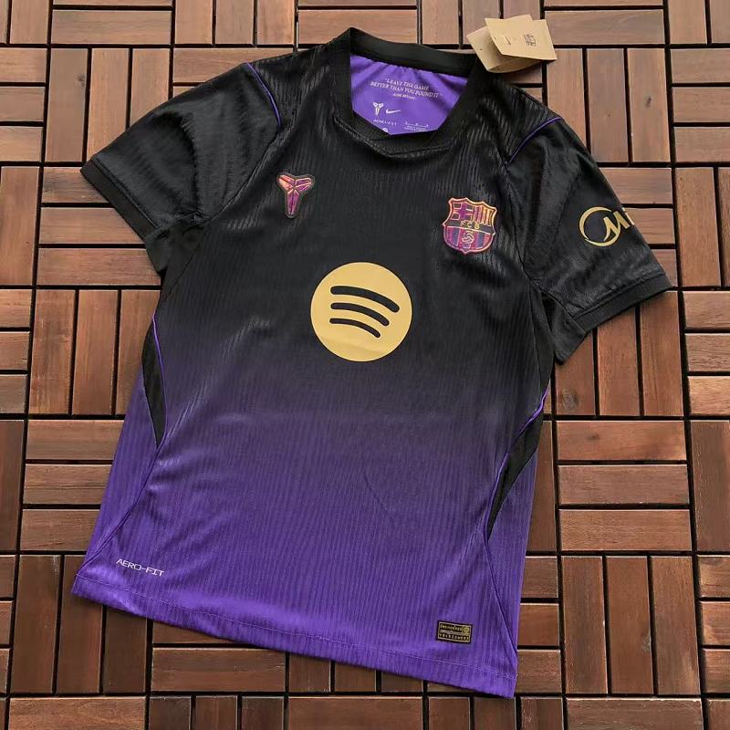 Football T-shirt · 4