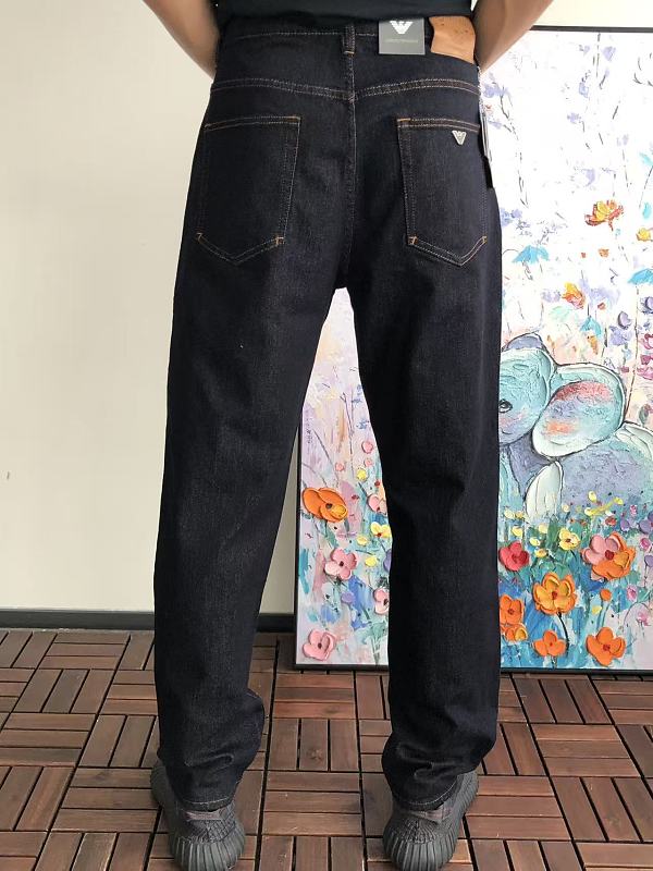 E P R A M N Jeans · 4