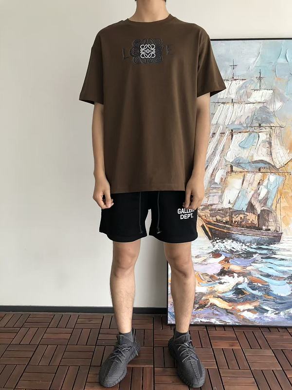 L E T-shirt · 4