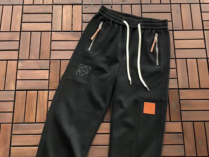 L E Trousers · 5