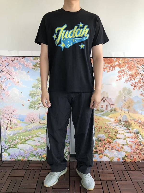 Fashion T-shirt · 3