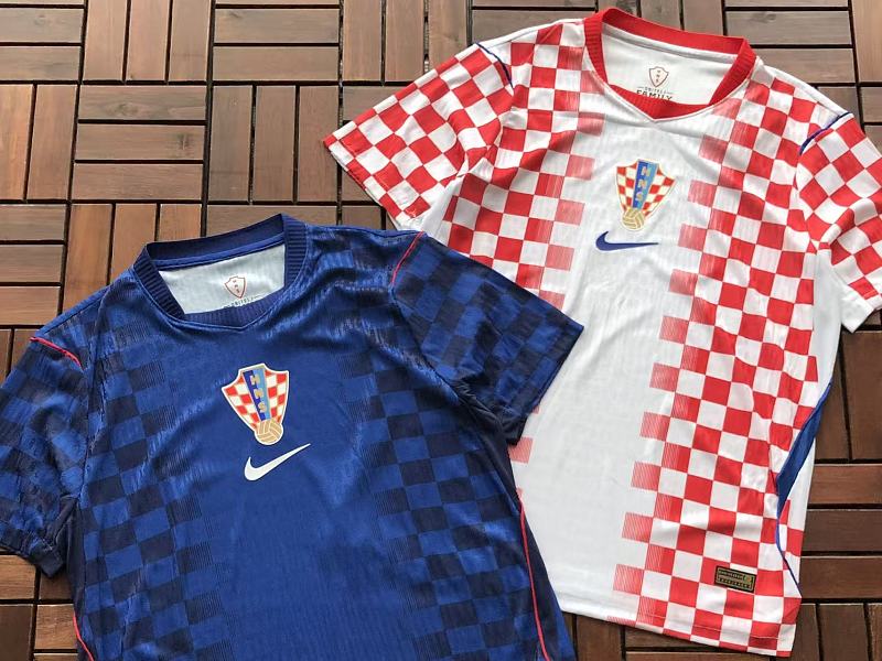 Football T-shirt · 6