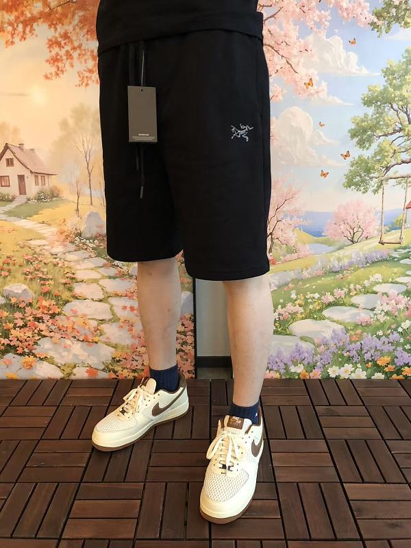 A T Yx Shorts · 4