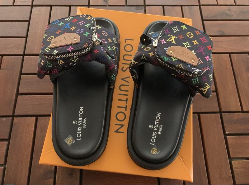 L Slippers · 5