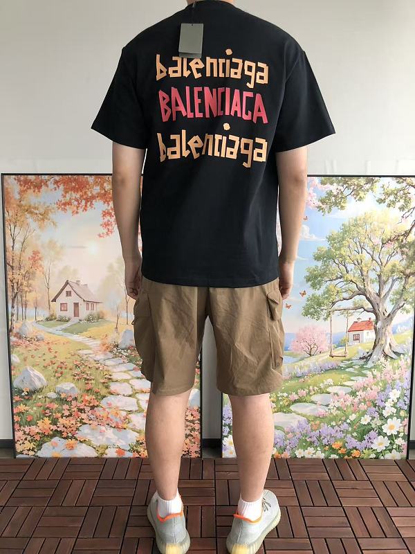 B L Ia A T-shirt · 4