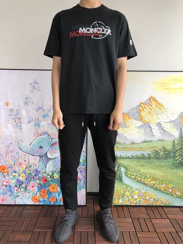 M R T-shirt · 3