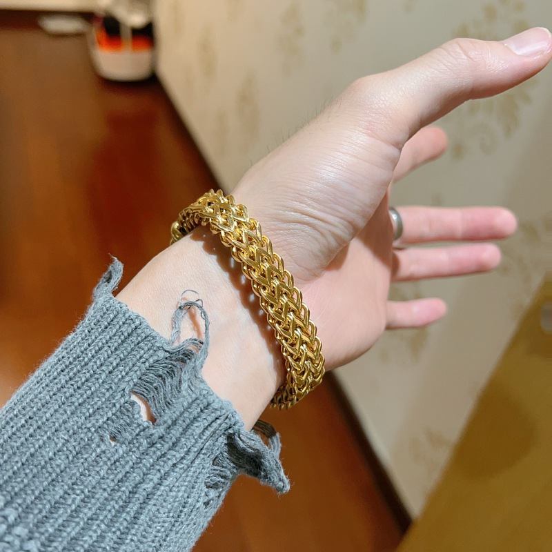 G C I Jewelry · 4