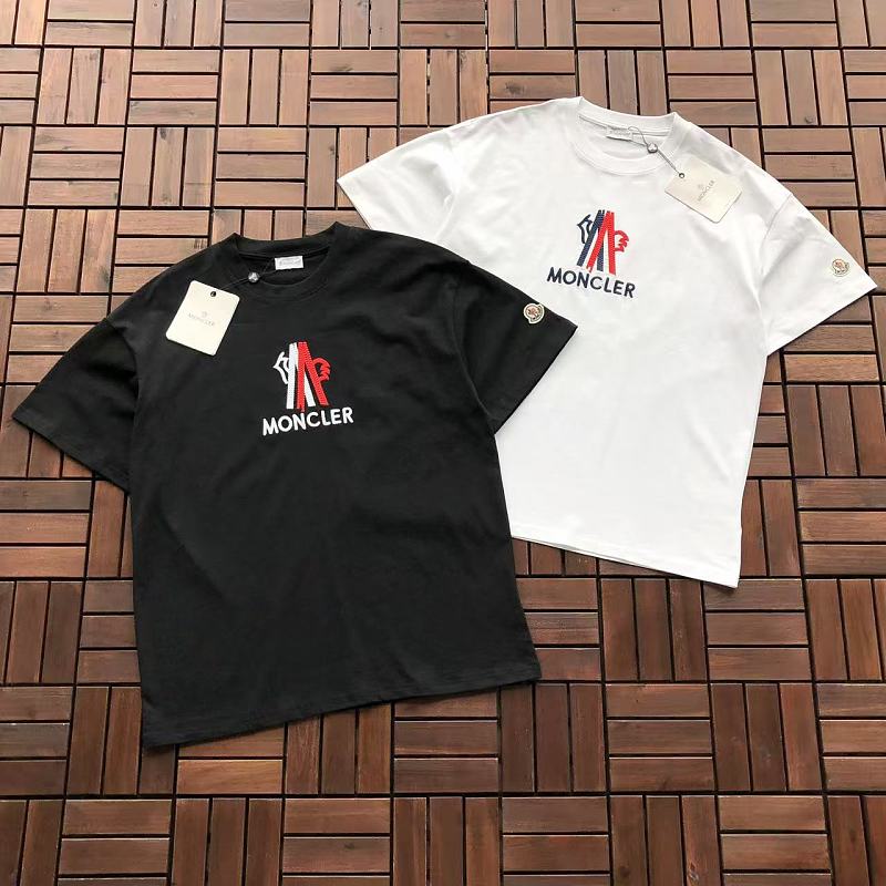 M R T-shirt · 5
