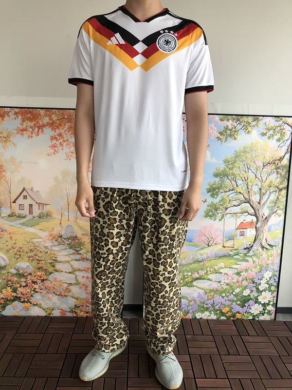 Football T-shirt · 4