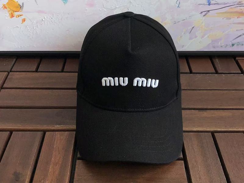 M U M U Cap · 3