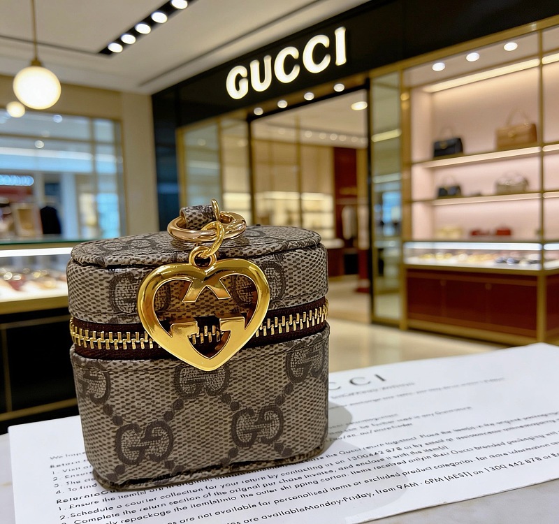 G C I Jewelry · 4