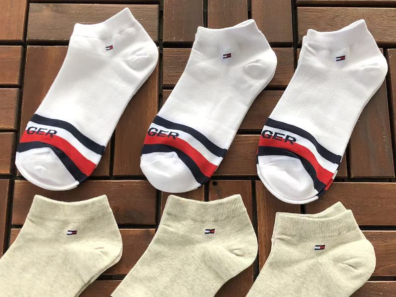 T H R Socks 4