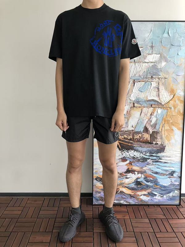 M R T-shirt 3