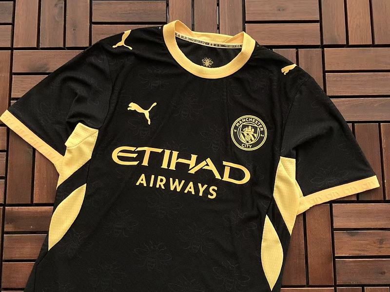 Football T-shirt · 6