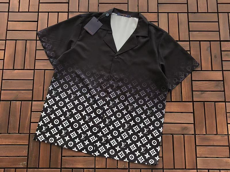 L T-shirt Shirt Shorts 9