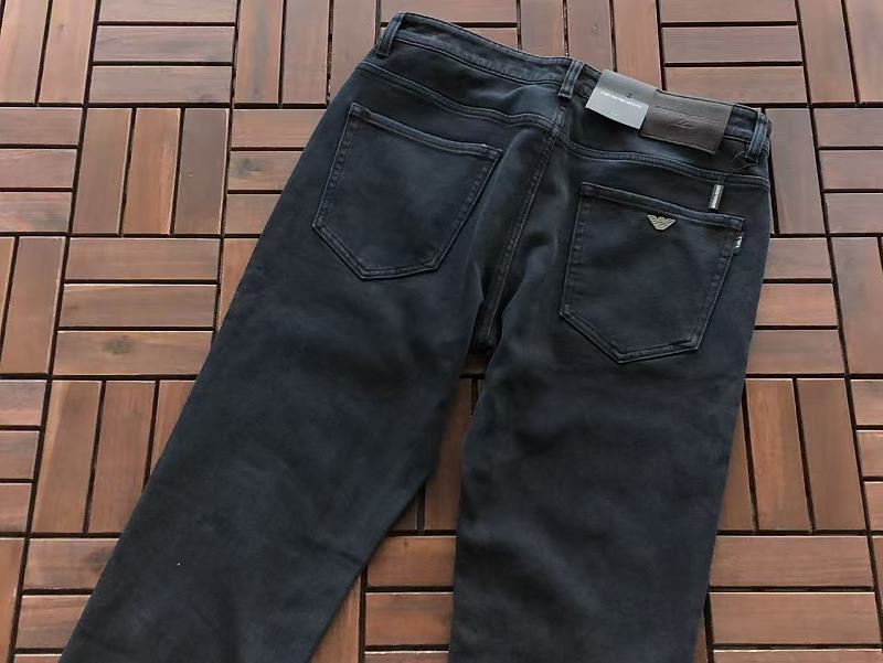 E P R A M N Jeans 7