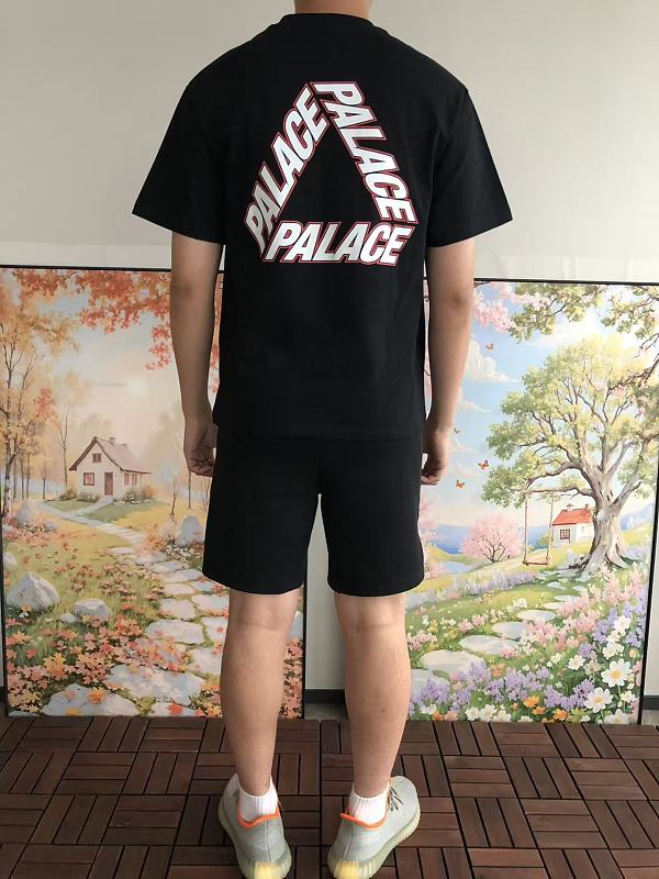 P La E T-shirt · 4