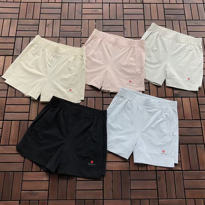 L Ul M N Shorts Woman · 4
