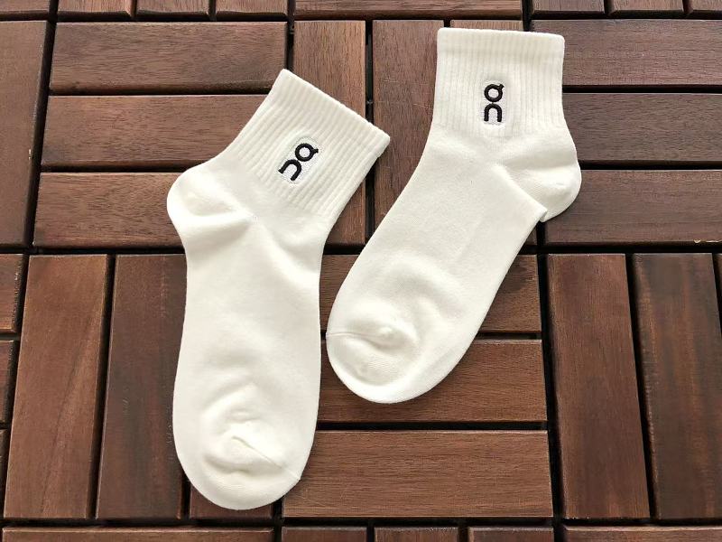 On Ru I G Socks 9