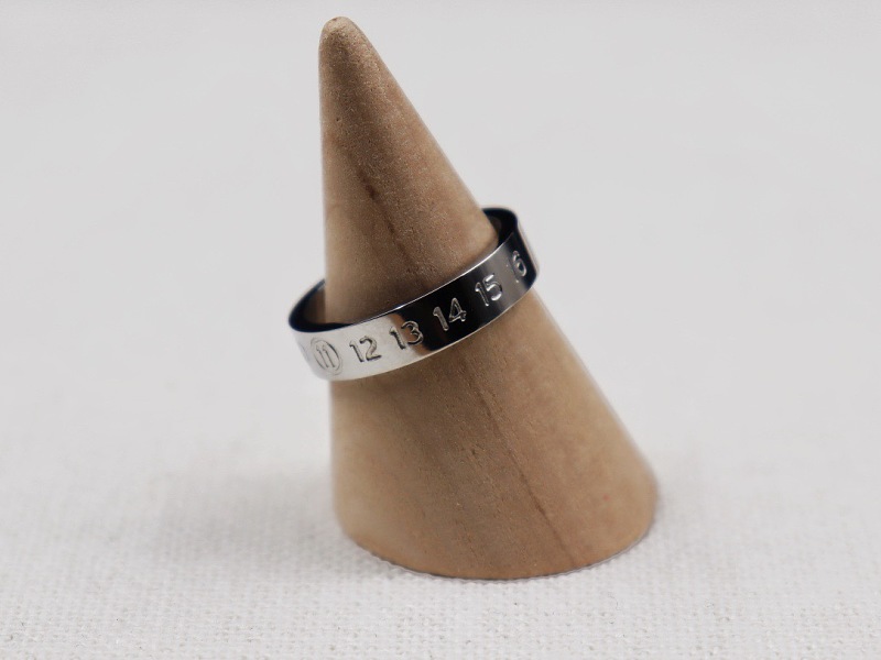 M Is N M R Ie A Jewelry · 3