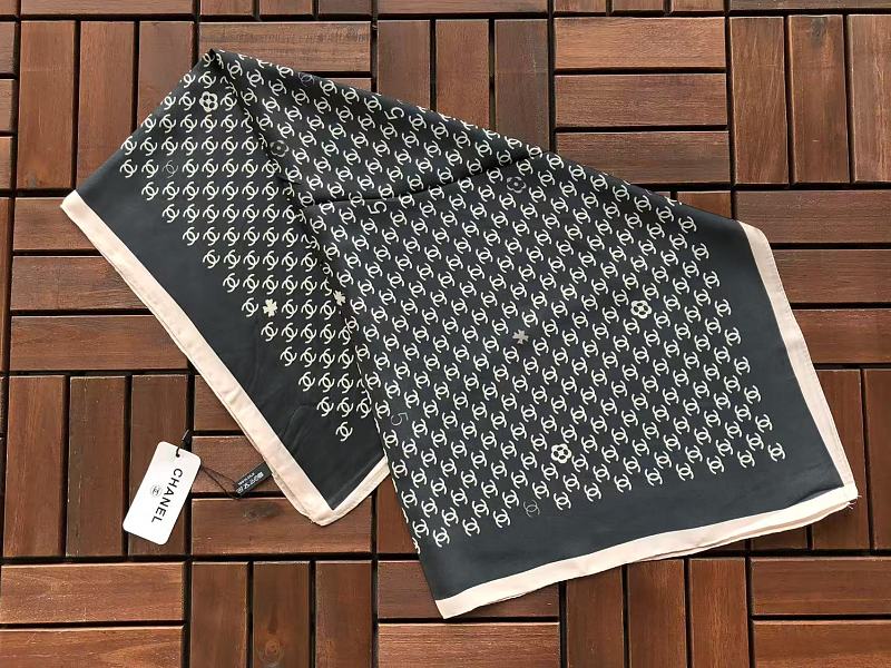 C A E Scarf · 4