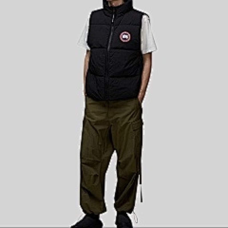 C N A G E Down Vest · 2