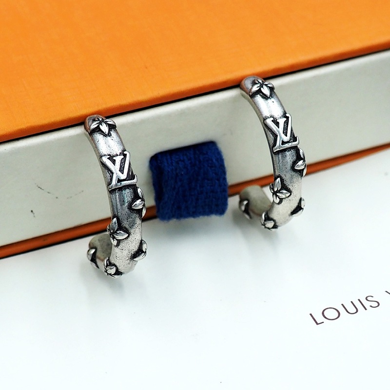 L Jewelry · 3