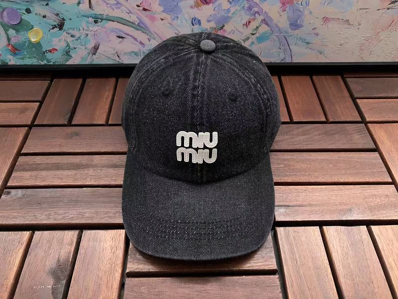 M U M U Cap · 4