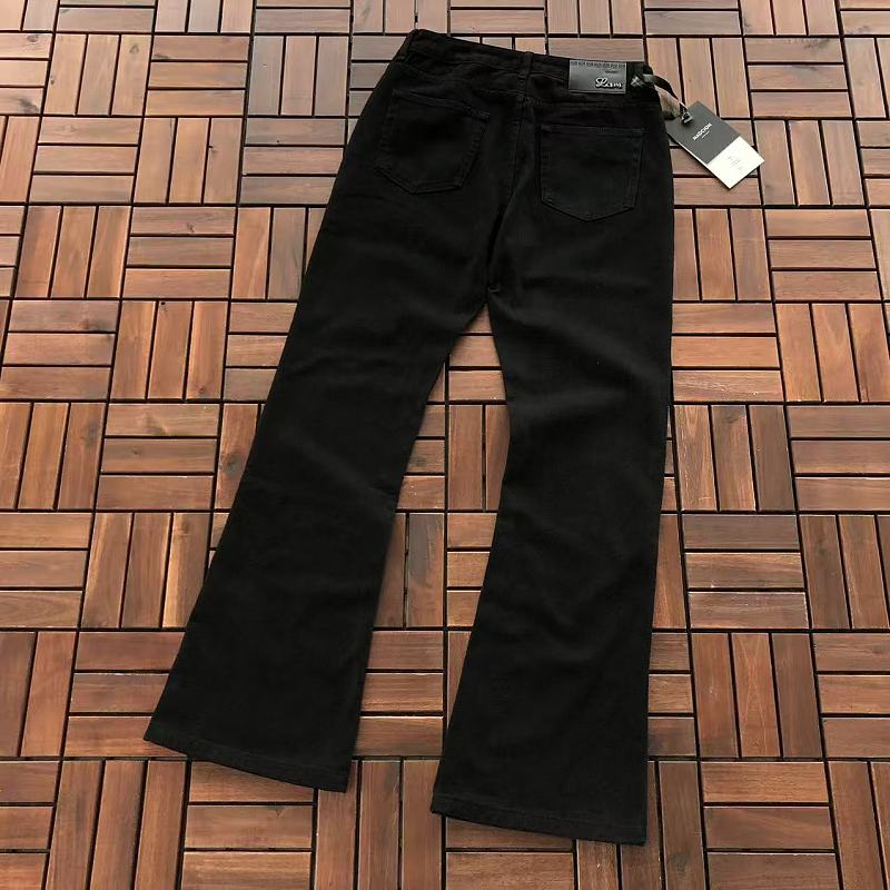 L E Jeans · 3