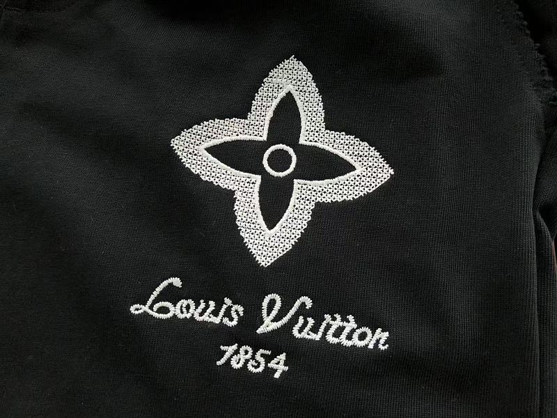 L Shorts 7