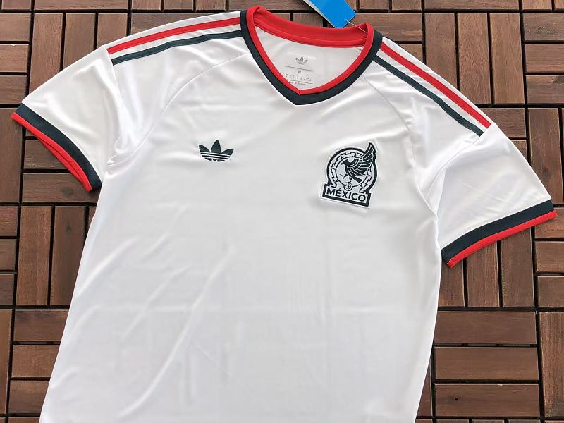 Football T-shirt · 6