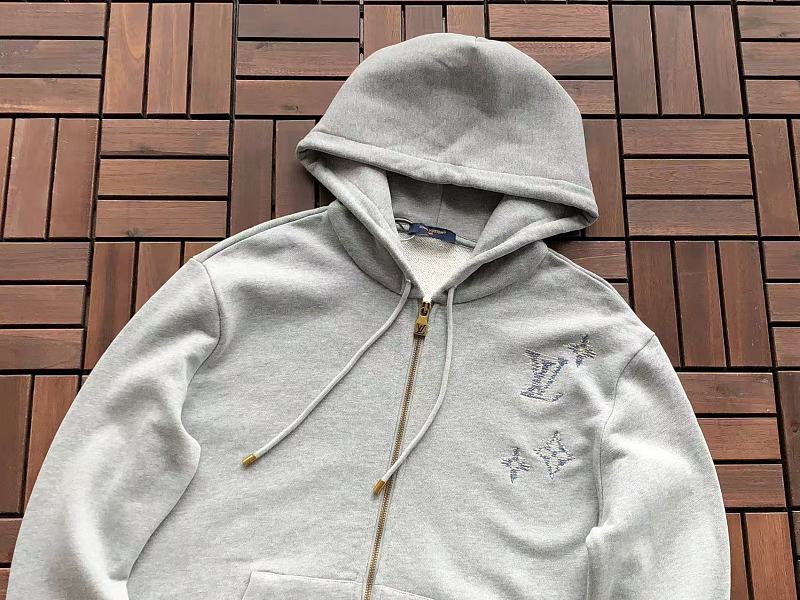 L Hoodie 11