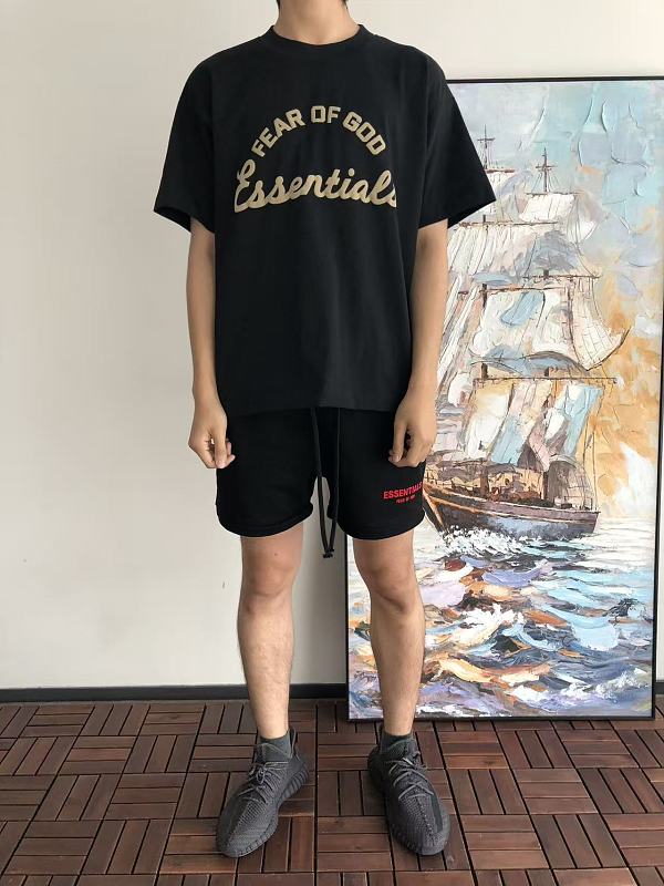 Essentials T-shirt 8
