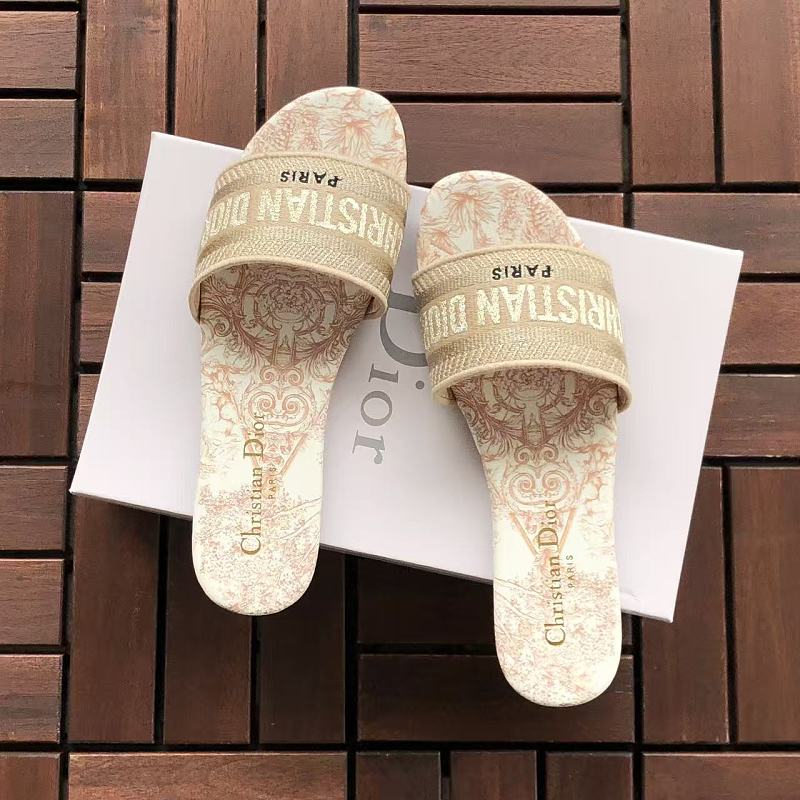 D O Slippers · 3