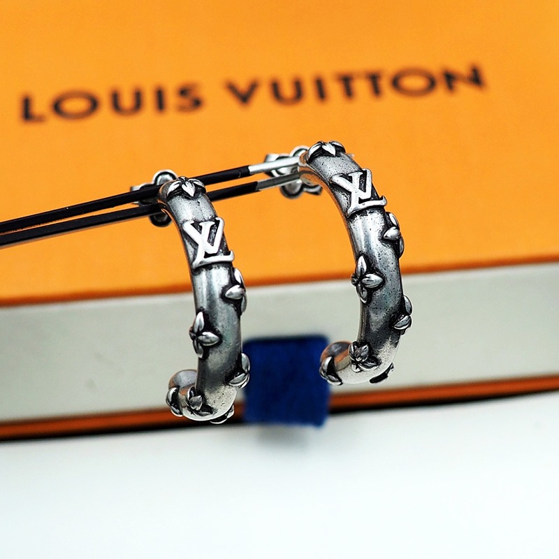 L Jewelry · 6