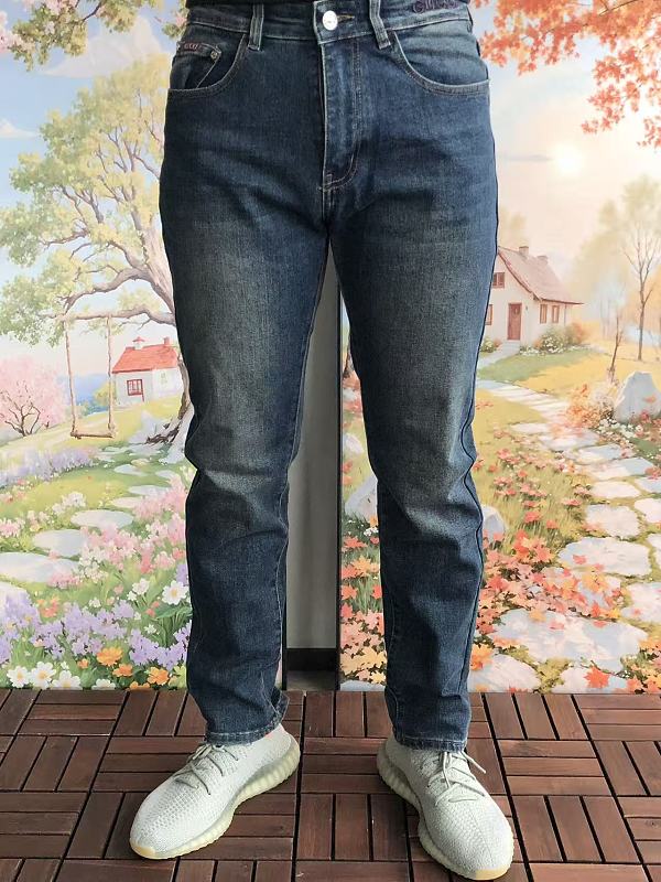 G C I Jeans · 3