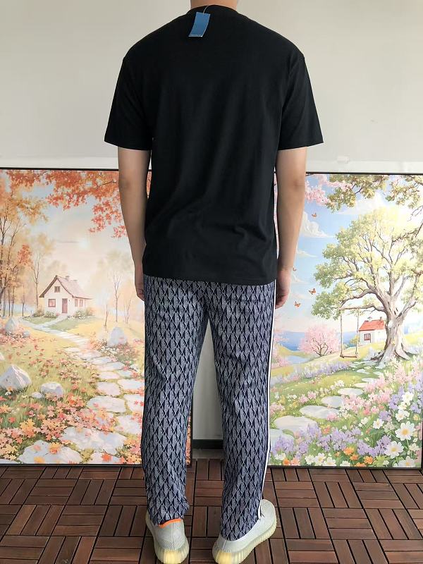 Undefeated T-shirt · 4