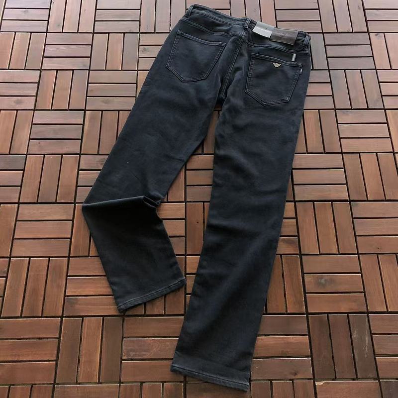 E P R A M N Jeans 5