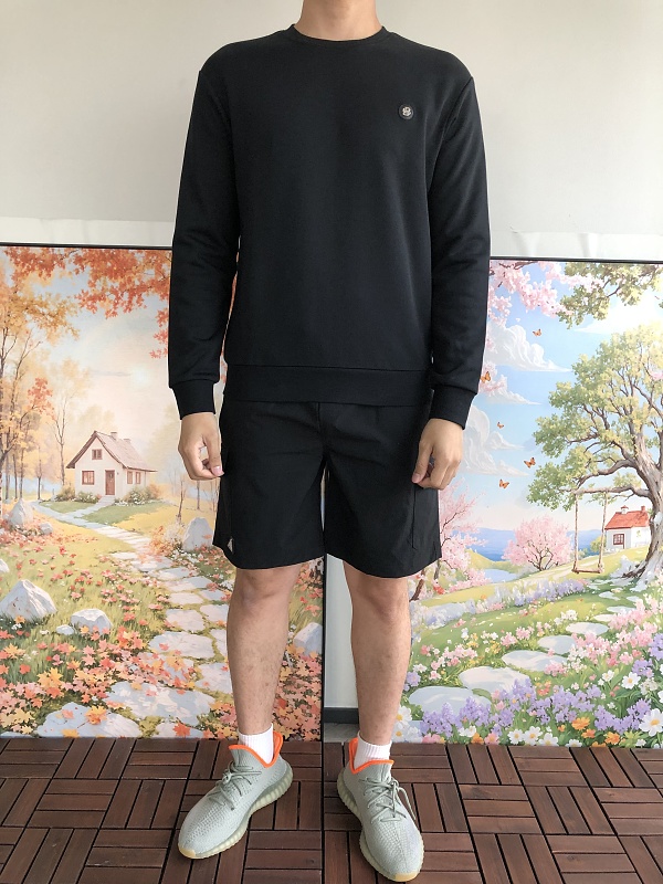 H G B S Sweater · 3