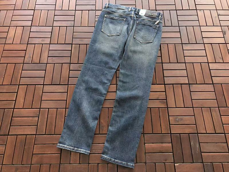 L C St Jeans · 4