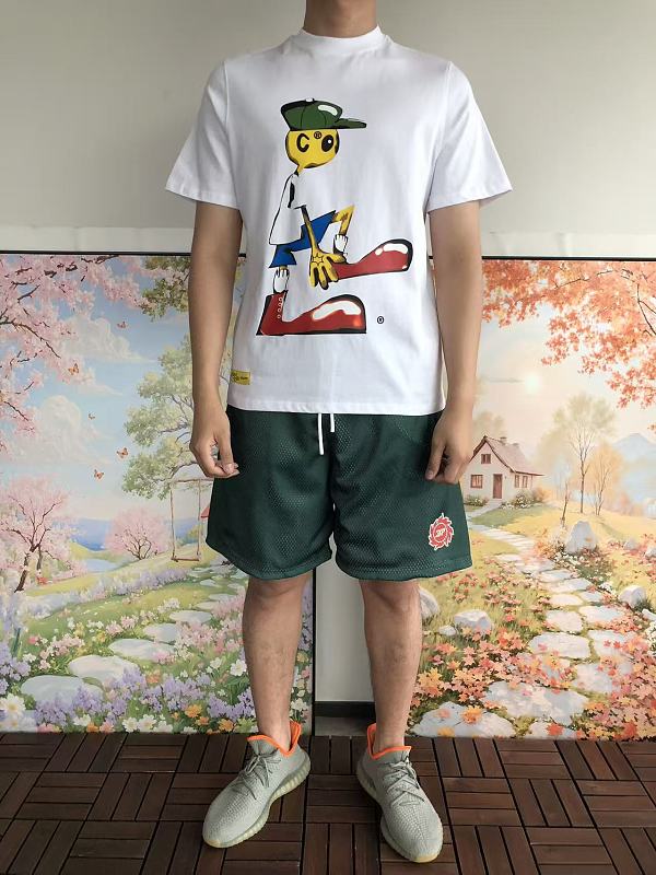 Fashion T-shirt · 4