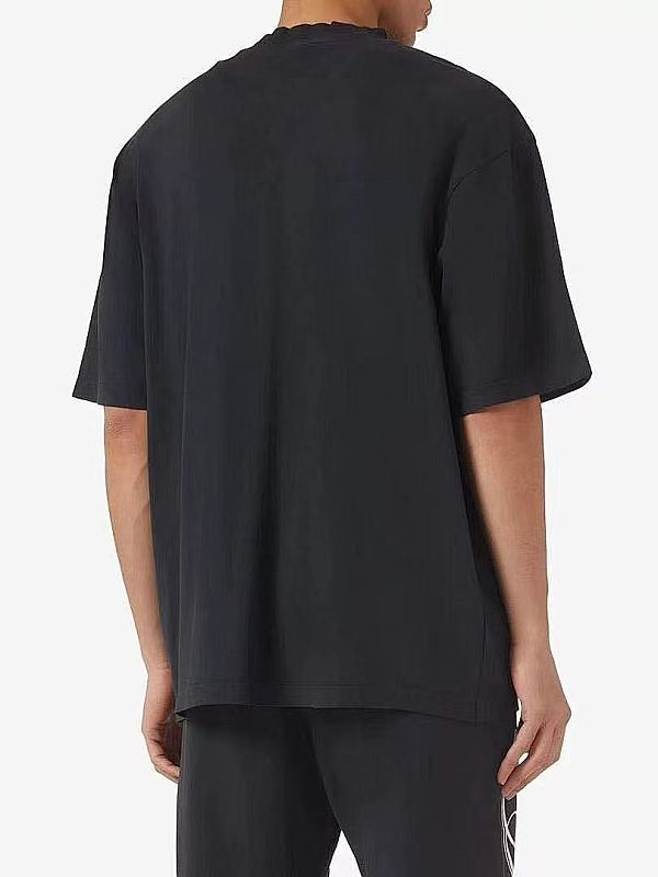 B L Ia A T-shirt · 4