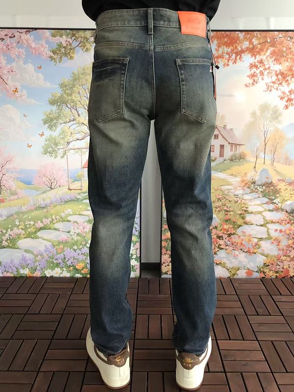 H R E Jeans · 4