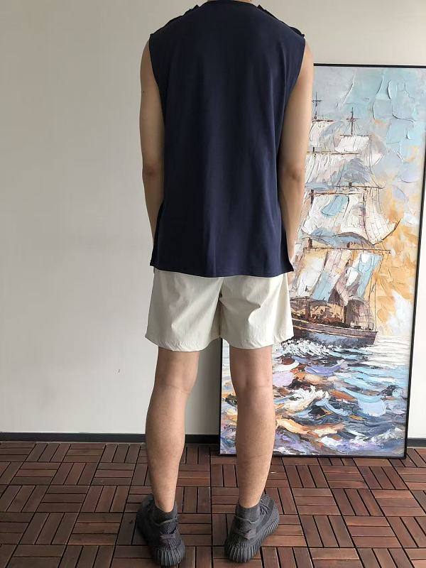 Ma Ti E R E Vest · 4