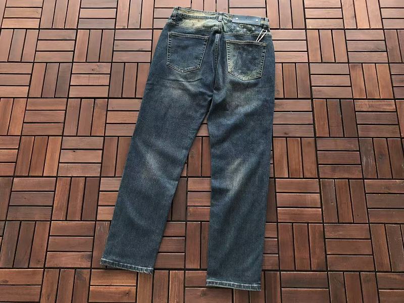 L Jeans · 4