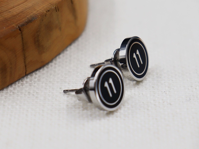 M Is N M R Ie A Jewelry 3
